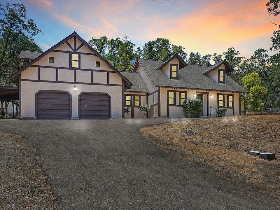 1st image of 2105 Camelot Ct