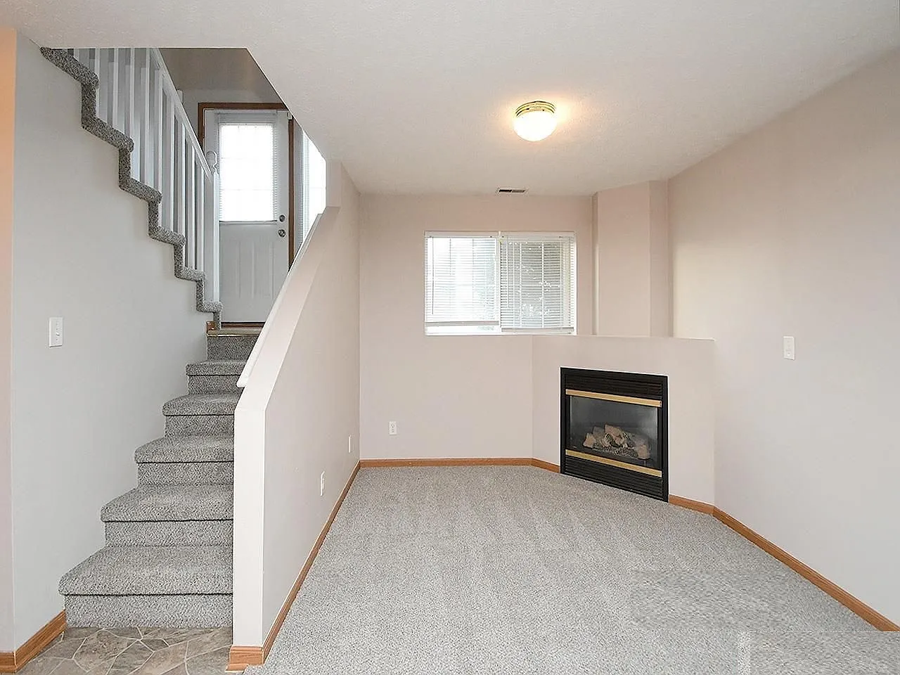 3 bed, 1343 sqft, $1,900 — Photo 3