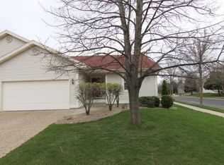 869 Sky Ridge Dr, Madison, WI 53719