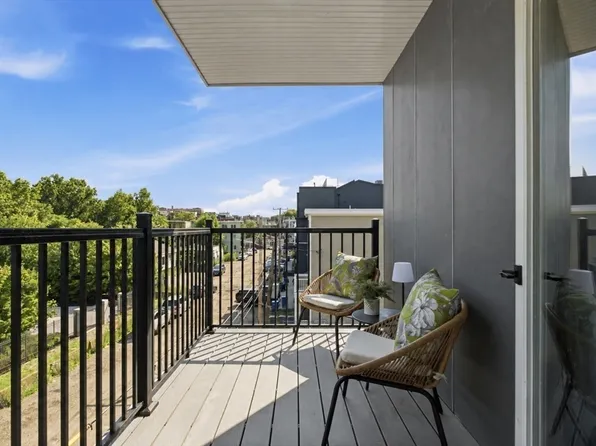 28 Geneva St #206, Boston, MA 02128
