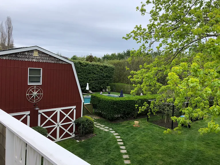 198 S Country Rd — Photo 21