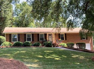 2550 Merrimont Dr, Winston Salem, NC 27106