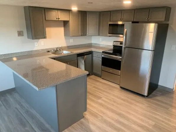 31 Willow St, Fitchburg, MA