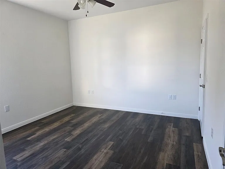 6303 White Oak Dr — Photo 16