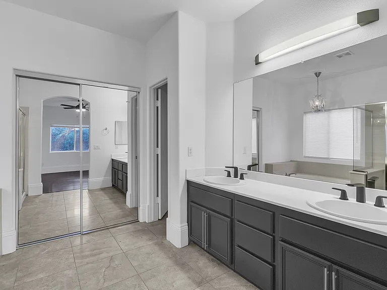 4468 Lobero Ave — Photo 12