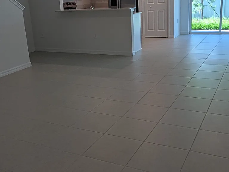 17247 Southern Haven Dr — Photo 2