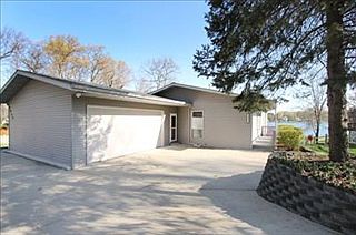 1st image of 4221 Causeway Dr NE