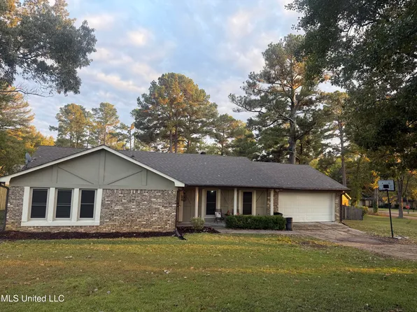 808 Pine Knoll Ct, Ridgeland, MS 39157