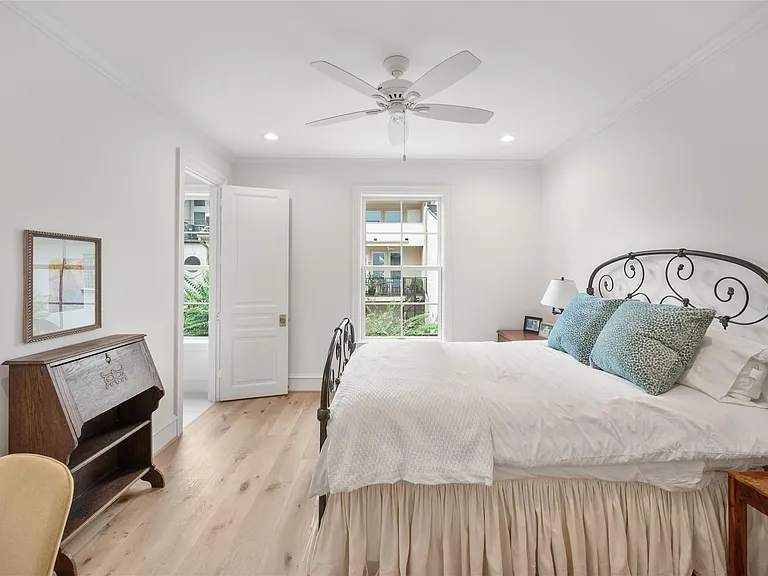 1235 Wynden Oaks Garden Dr — Photo 32