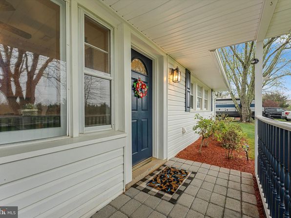 13205 Thornton Dr, Gainesville, VA 20155