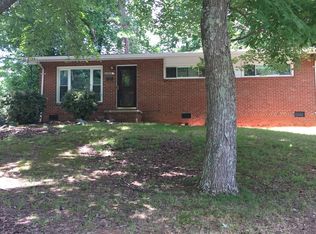 1213 Springwood Cir, Winston Salem, NC 27107
