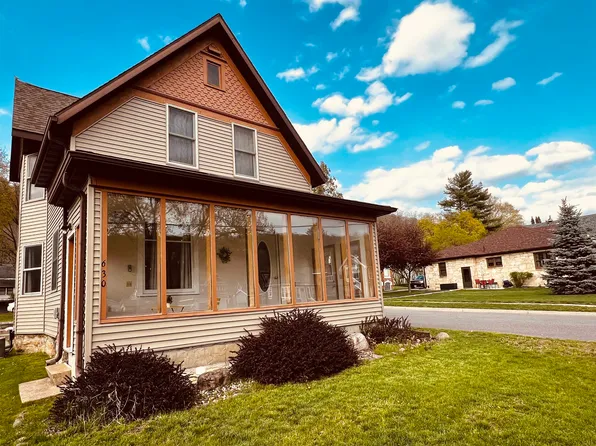 630 E Haseltine St, Richland Center, WI 53581