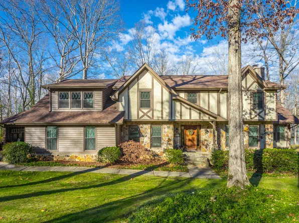 908 Dunsinane Rd, Signal Mountain, TN 37377