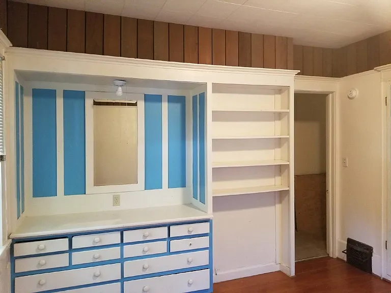 1186 Ferry St — Photo 4