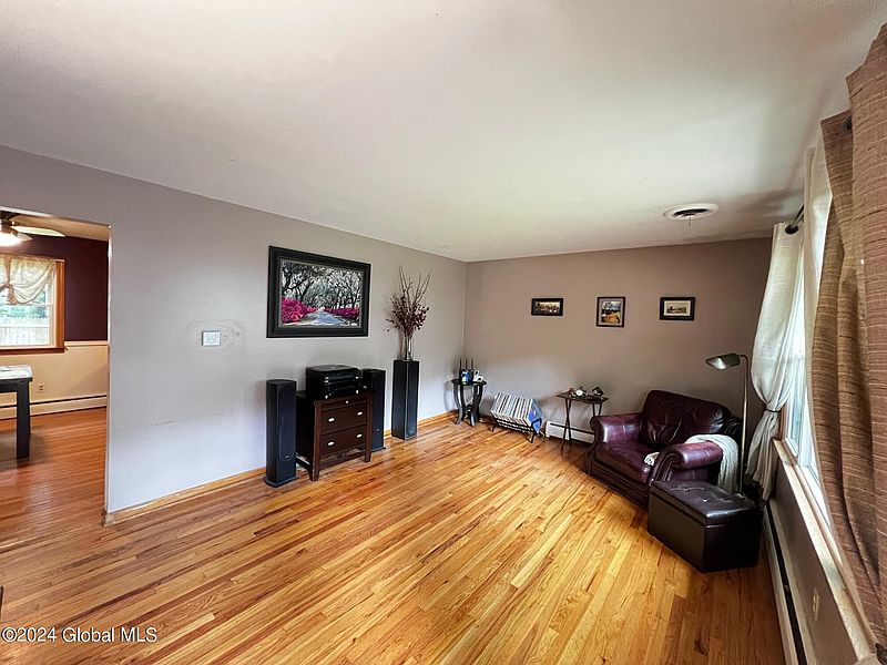 3rd image of 88 Brockley Drive
