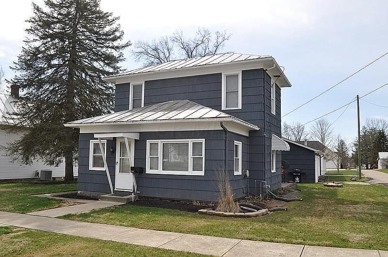 1st image of 1107 Railroad St