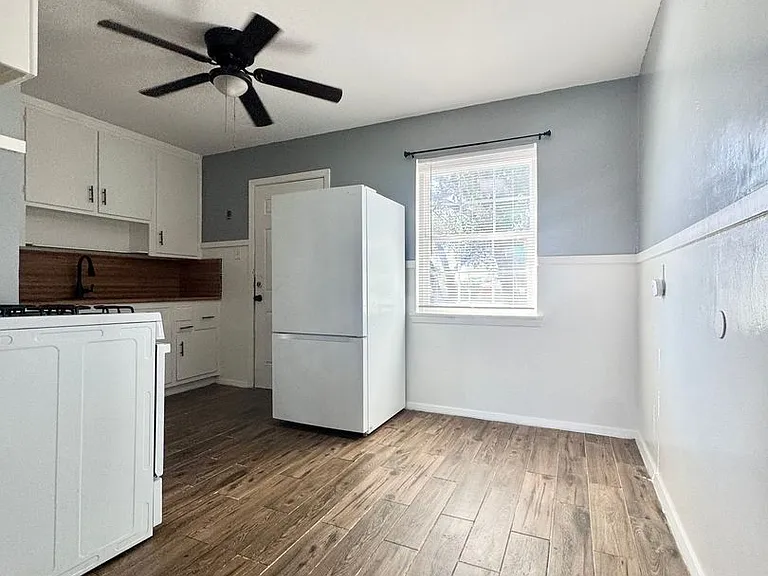 2101 Colorado Ave — Photo 3