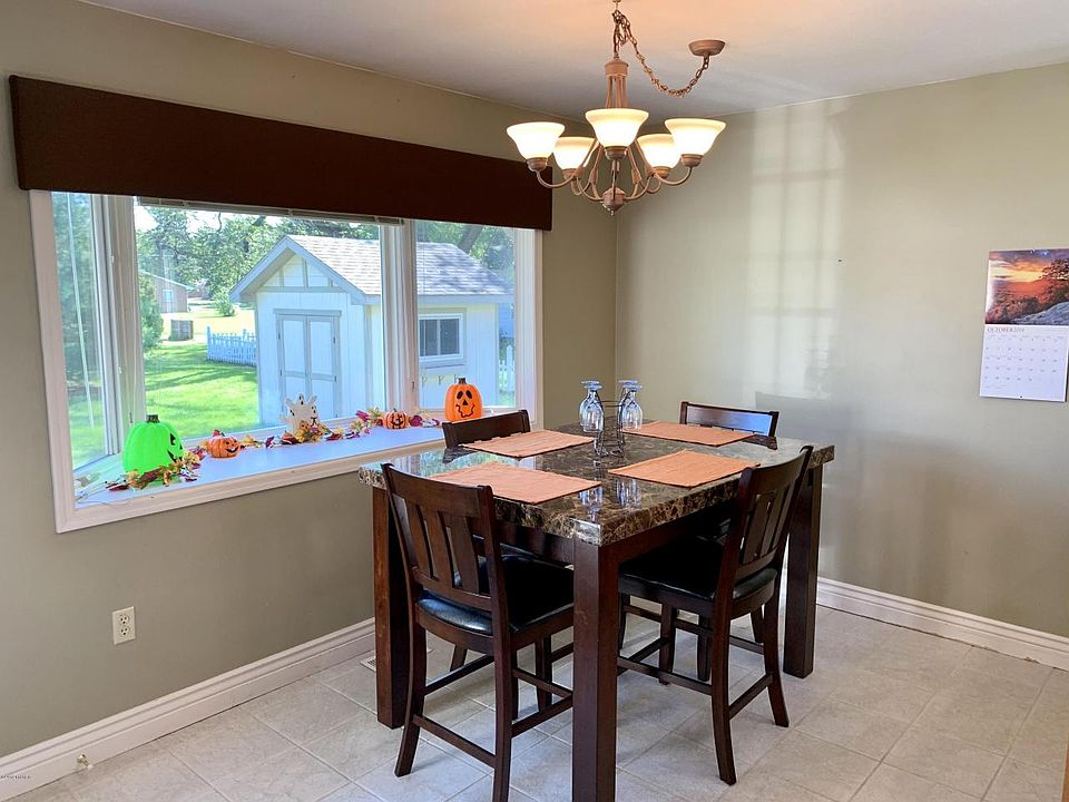 4423 N Roosevelt Rd, Stevensville, MI 49127 Zillow