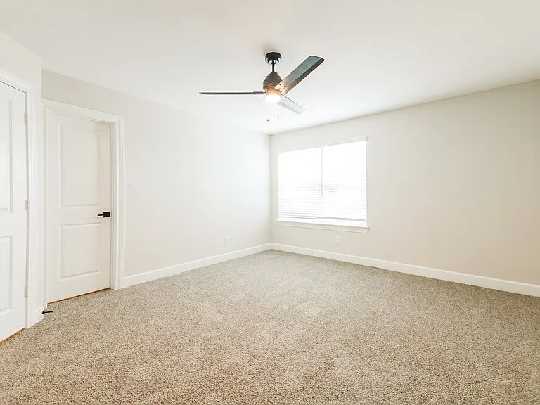 907 Princeton Hts — Photo 12