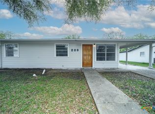 208 Oakdale Dr, San Marcos, TX 78666