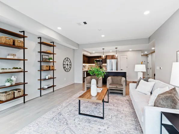 1105 W Main St #402, Durham, NC 27701