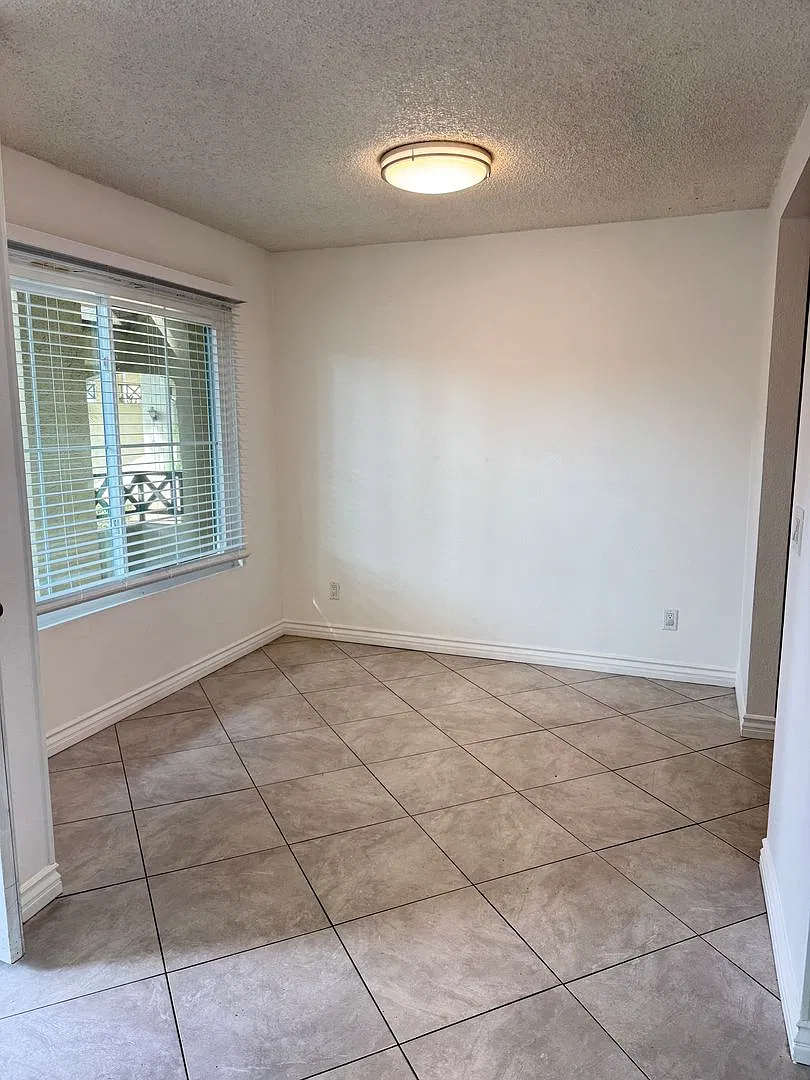2 bedroom 2 bathroom — Photo 3