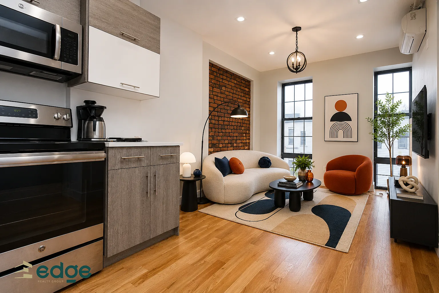 1002 Halsey Street — Photo 2
