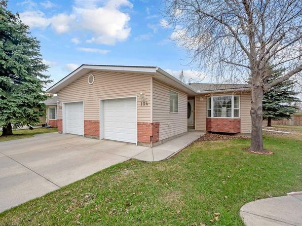 104 Dovista Ct SE, Calgary, AB T2B 3P4