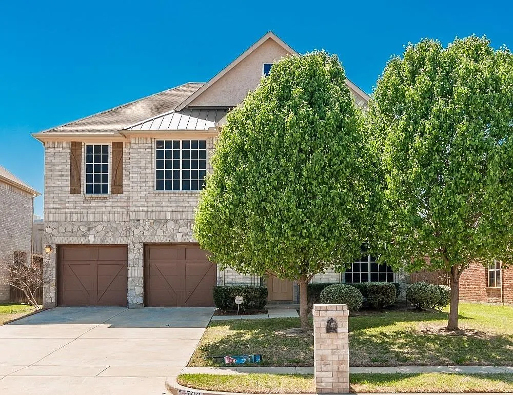 506 Port Royale Way — Photo 1