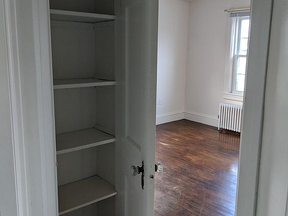 4th image of 44 Babcock St Floor 2