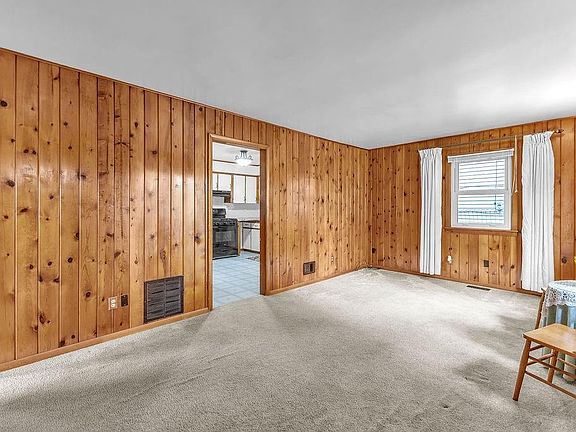 4th image of 3009 Locust St