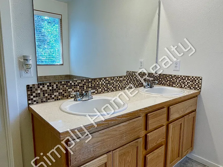 6733 Steamer Dr SE — Photo 22