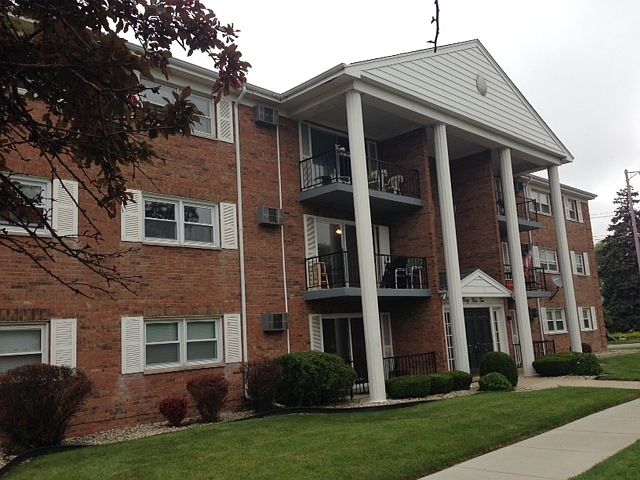 1st image of 4410 W 111th St