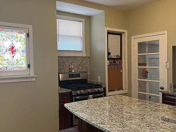 5th image of 5449 Botanical Ave