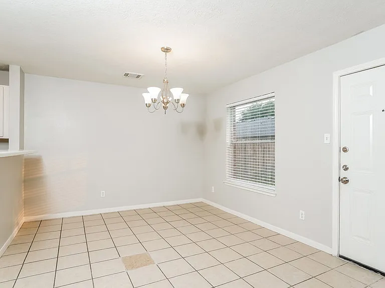 3315 Maymist Dr — Photo 8