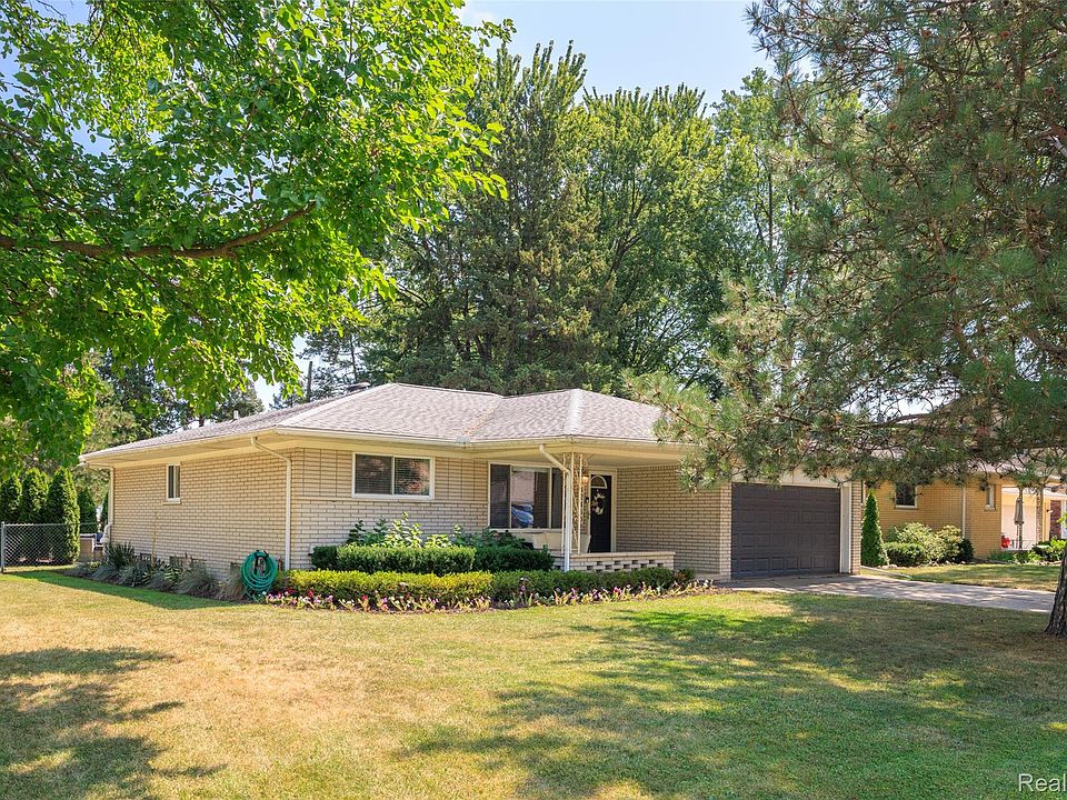 1st image of 42460 Hanks Ln