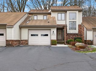 2811 S Wooddale Dr, Jackson, MI