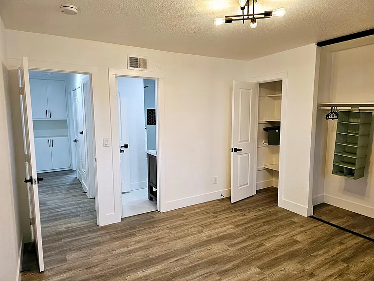 102 N Merrimac Dr #C — Photo 5