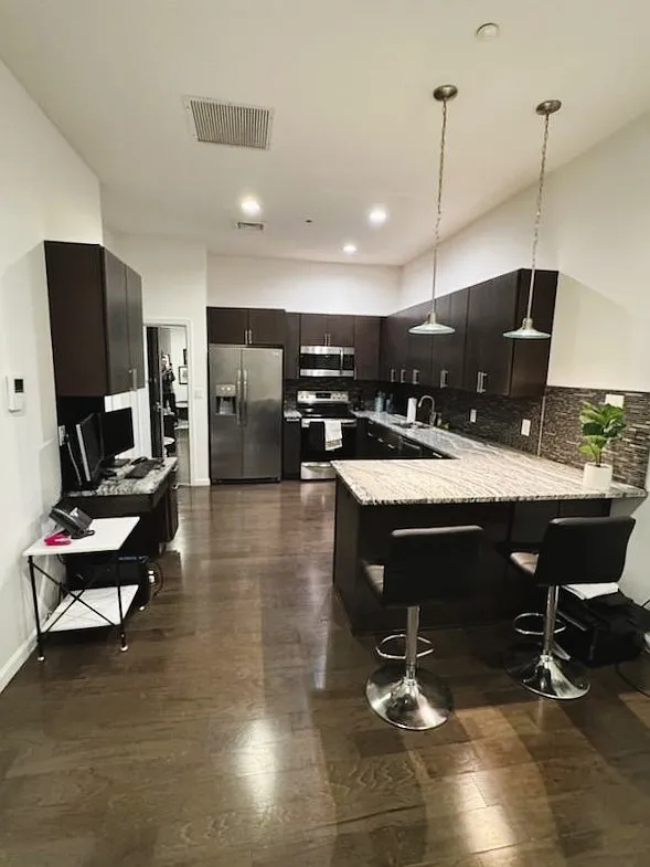 1 bed, 685 sqft, $3,400 — Photo 1