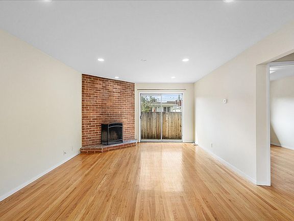 3rd image of 2208 Buena Vista Ave