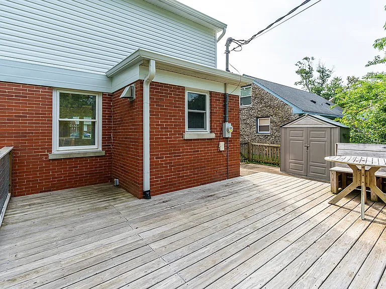 1022 Della Dr — Photo 30