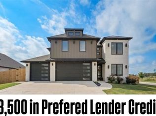 1911 Gaines St, Pea Ridge, AR 72751