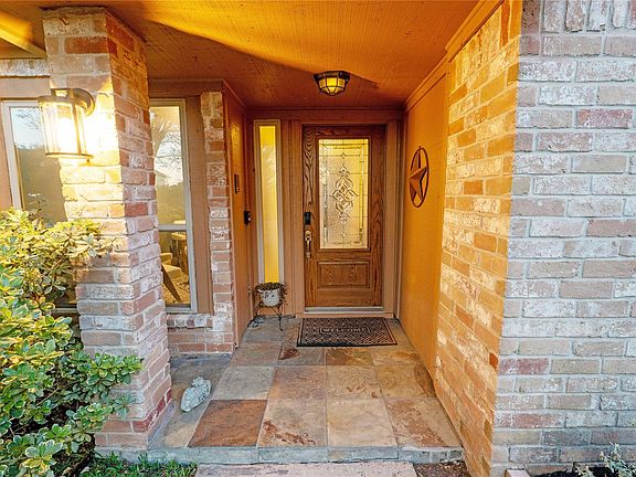 5th image of 3911 Crow Valley Dr