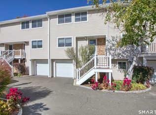 328 Booth Pl, Greenwich, CT 06830