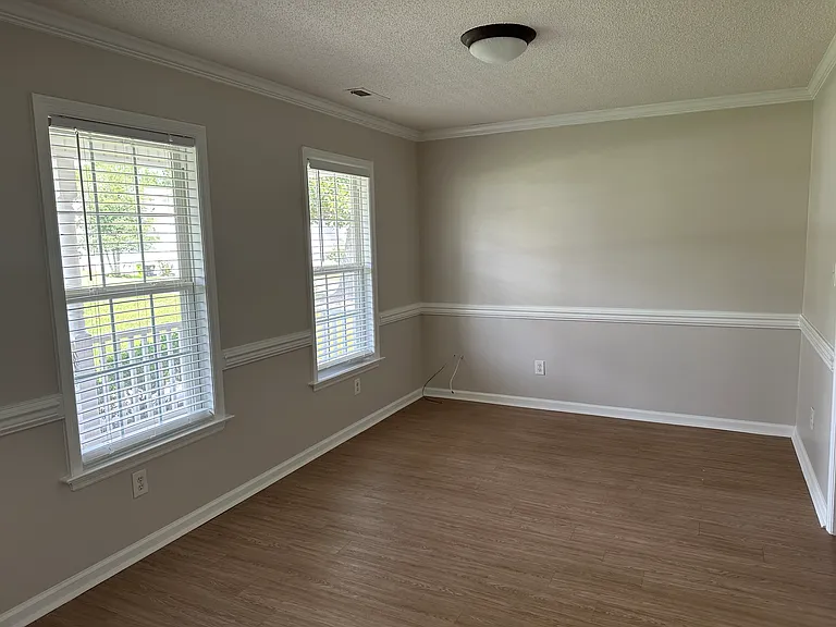 421 Holly Ln — Photo 23