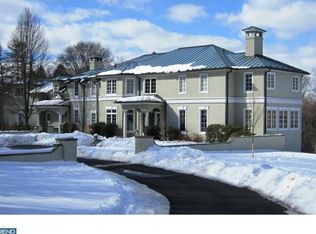 585 Maplewood Rd, Wayne, PA 19087