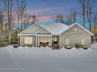 106 Brookview Ln, Greentown, PA 18426