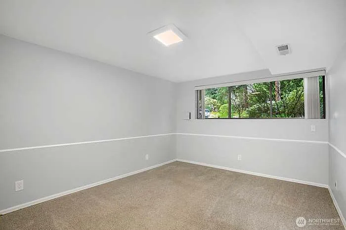 139th Pl NE — Photo 15