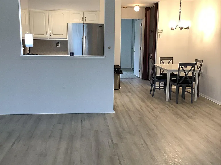 406 Woodbridge Dr #B — Photo 3