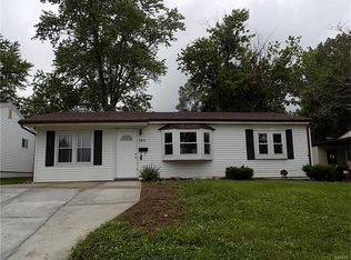 121 Solley Dr, Ballwin, MO 63021